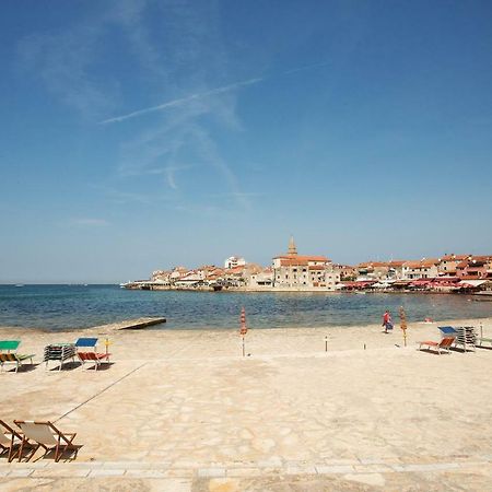 Downtown Beach Apartments Umag Exterior foto